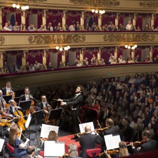 Comincia alla Scala l’era-Tjeknavorian della Sinfonica di Milano