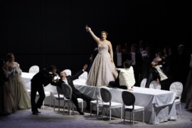 Violetta, o della provvisorietà: la Traviata a Trieste