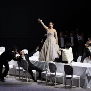 Violetta, o della provvisorietà: la Traviata a Trieste