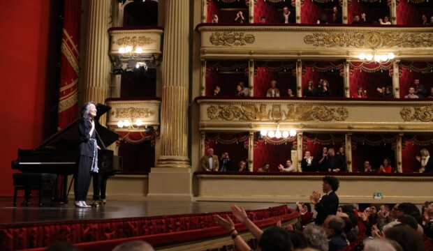 Alla Scala il pianismo intimo di Mitsuko Uchida